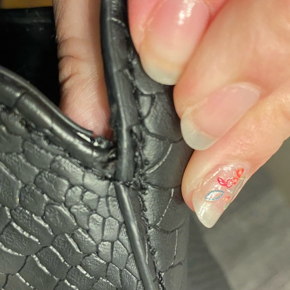 Jessica Simpson black faux snake skin gold studded shoulder bag purse tote EUC - Picture 5 of 16